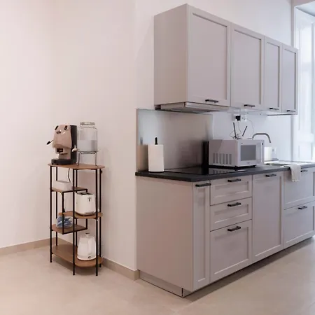 Oikos Parthenope Affittacamere 3*